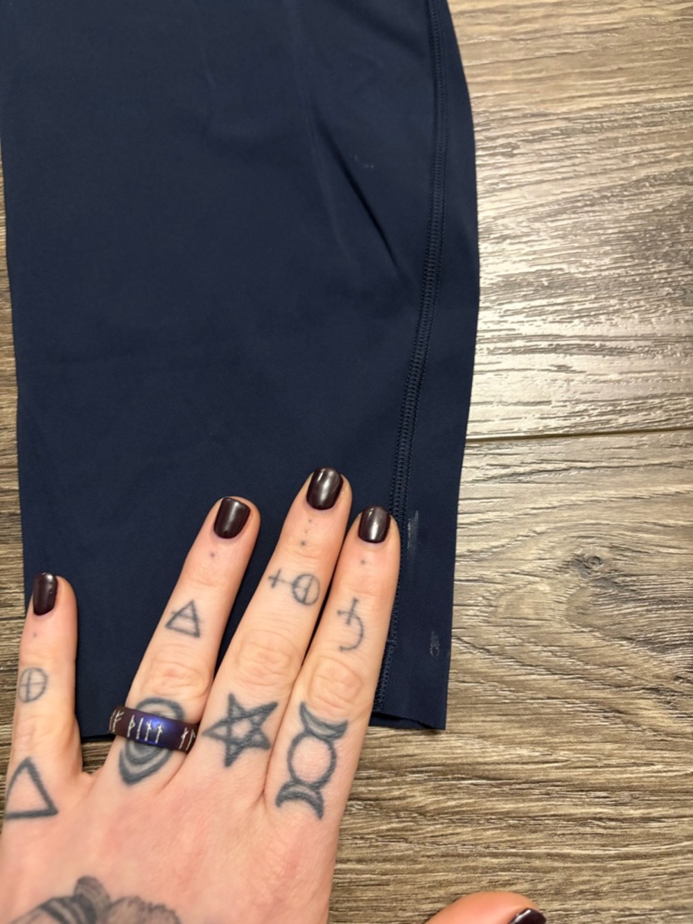 Lululemon Base Pace High-Rise Tight 25"
(True Navy) Size 10 - Picture 7 of 8